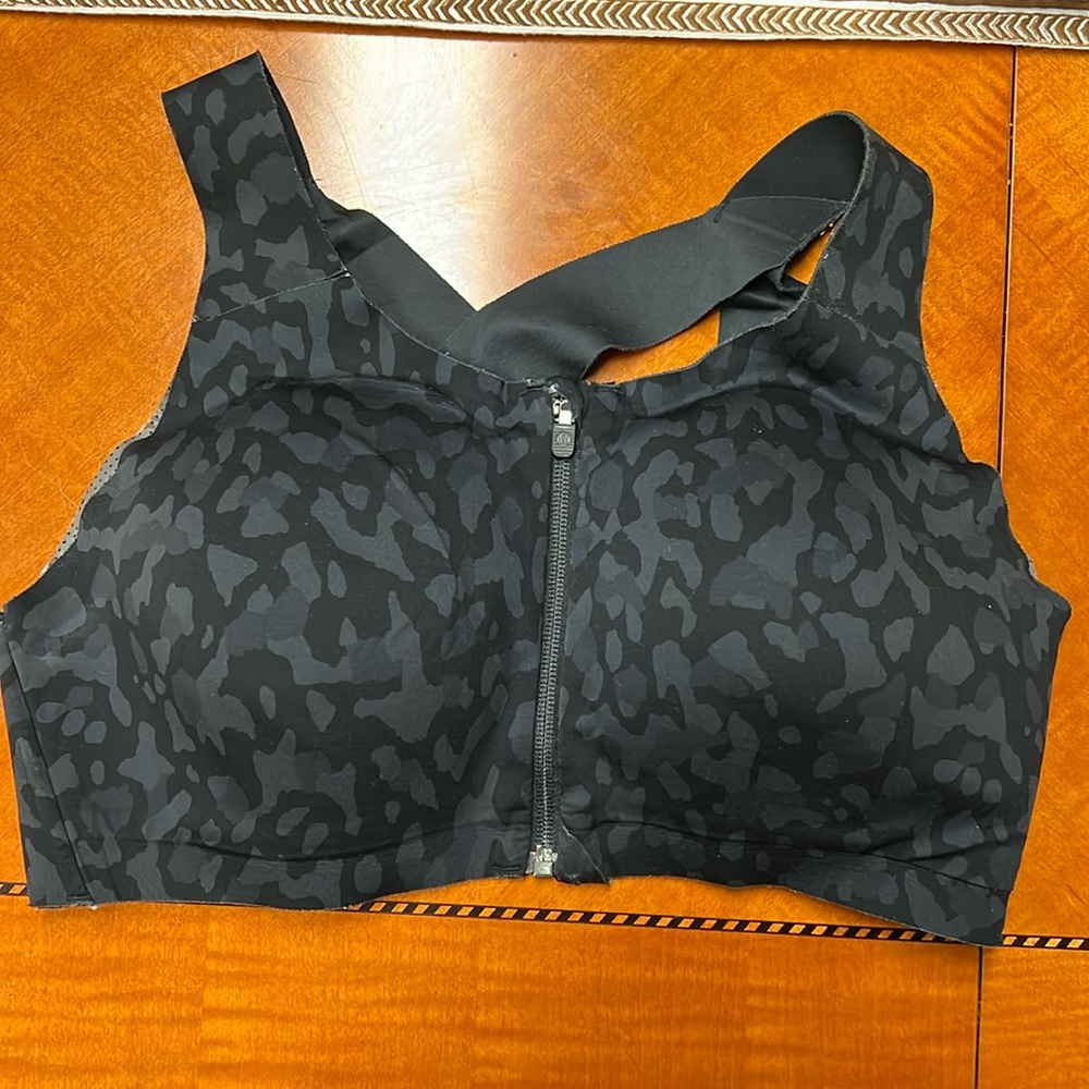 Lululemon Enlite sports bra 36DD